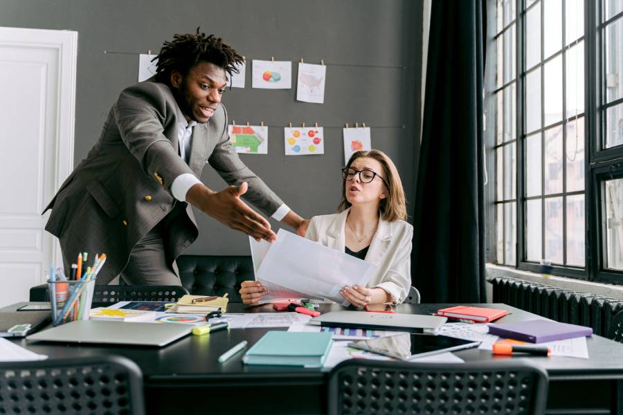 Why Businesses Need an HR Lawyer Toronto Employers Can Trust